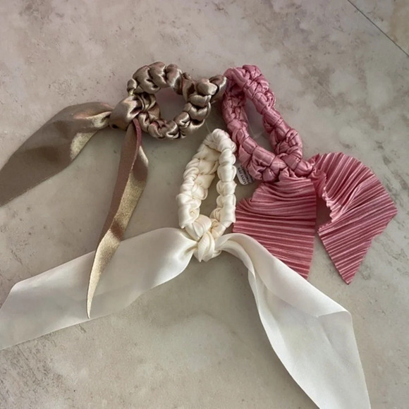 Anthropologie Satin Pony Tail Hair Bows Set - Picture 1 of 6